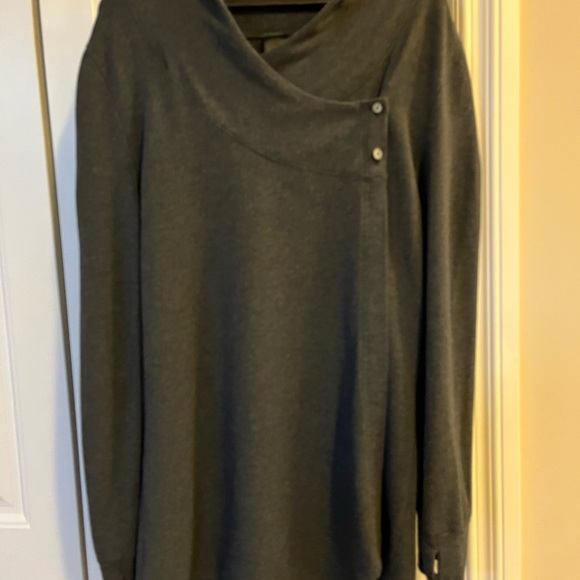 Size xxl but fits xl Key Lime Active Wear sweater wrap - Picture 5 of 6